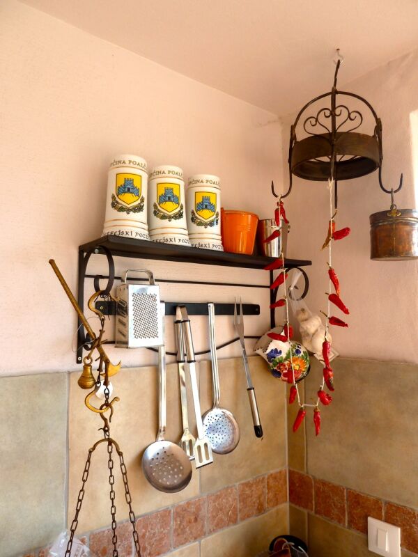 <p>Detail der Küche</p> <p>Detail der Küche</p>