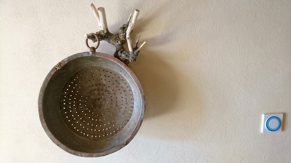 <p>Garderobe im Gang</p> <p>Garderobe im Gang</p>