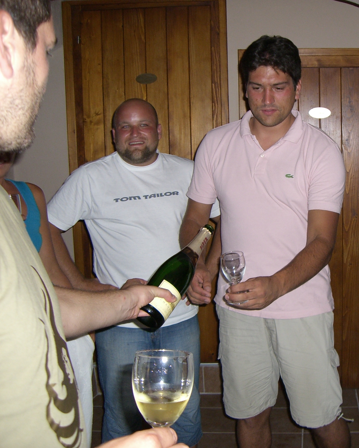 <p>Die Taufe der Wohnungen Don Camillo & Peppone</p> <p>Die Taufe der Wohnungen Don Camillo & Peppone</p>